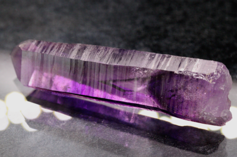 濃厚ディープパープル！ファントム！高波動ブランドバーグ産アメジスト20.9g【最高品質・透明・光沢・超激レア】