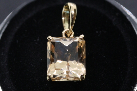 究極！完全透明ゴールデンフェナカイト1.68ct！超高波動ロシア産フェナカイト18Kペンダント鑑別書付き【最高品質・超透明・超光沢・超超激レア】