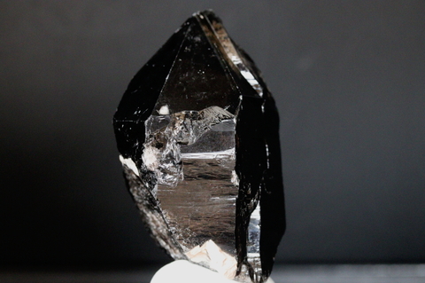 極上真っ黒！レコードキーパー！高波動チベット産モリオン原石162g【最高品質・超光沢・レコードキーパー・激レア】