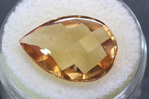 超透明！ロシア産ゴールデン・ダンビュライト10.1ct【最高品質・高波動・超透明・超光沢・超激レア】