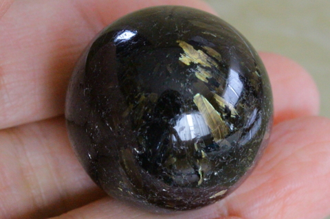 極上！高波動グリーンランド産ヌーマイト32mm丸玉【最高品質・高波動・光沢・超激レア】