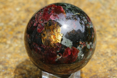 極上ボルドーレッド！最高品質ユーディアライト56mm丸玉【最高品質・光沢・超激レア】