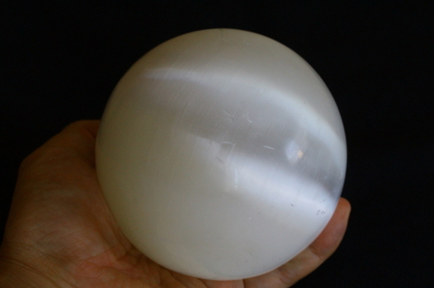 神聖高波動！高品質キャッツアイ・セレナイト丸玉特大【高品質・高波動・希少】
