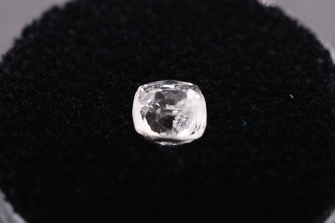 極上宝石0.80ct！超高波動ロシア産フェナカイト・ルース鑑別書付き【最高品質・超透明・超光沢・超激レア】