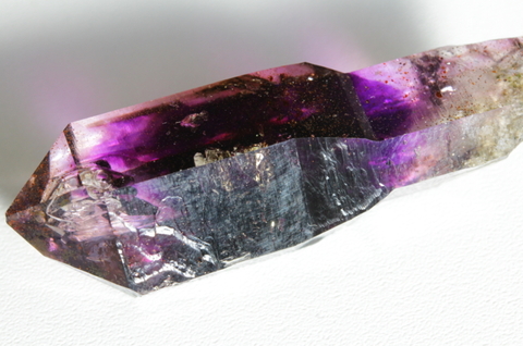 極上濃厚パープル！水入り！高波動ブランドバーグ産アメジスト14.0g【最高品質・超透明・超光沢・超激レア】