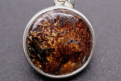 極上ギラギラ！高波動ロシア産アストロフィライト・シルバーペンダント【最高品質・高波動・光沢・超激レア】