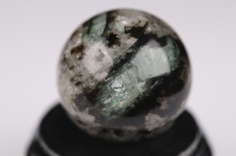 エメラルド＆レインボー69ct！超高波動ロシア産フェナカイト丸玉21mm【最高品質・透明・光沢・超超激レア】