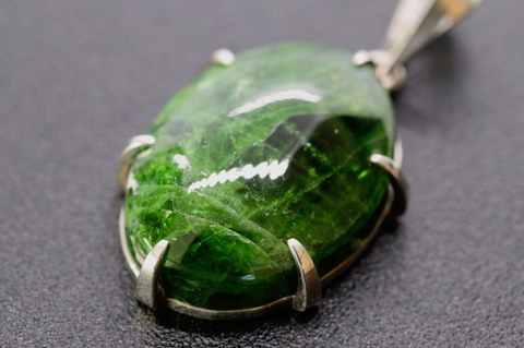 極上キラキラ！ロシア産ダイオプサイト・シルバーペンダント【最高品質・高波動・光沢・レインボー・超激レア】