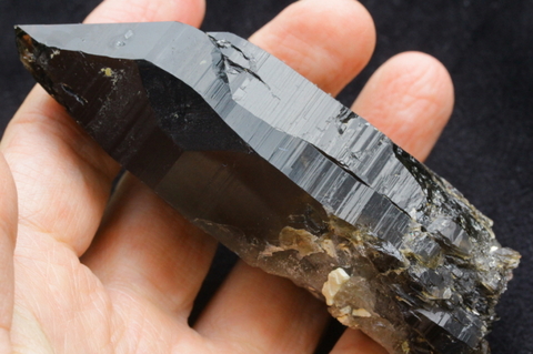 超激レア！ロシア産モリオン原石【最高品質・光沢・セルフヒールド・超激レア】