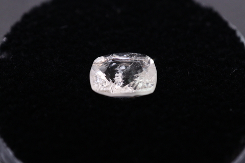 極上宝石0.90ct！超高波動ロシア産フェナカイト・ルース鑑別書付き【最高品質・超透明・超光沢・超激レア】