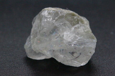 極上！ガラス光沢8.9ct！超高波動ロシア産フェナカイト原石【最高品質・超透明・超光沢・レインボー・超激レア】