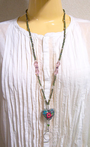 【Green and Pink Beads and Heart Necklace】ビーズ＆ハートネックレス メガネホルダーリング付