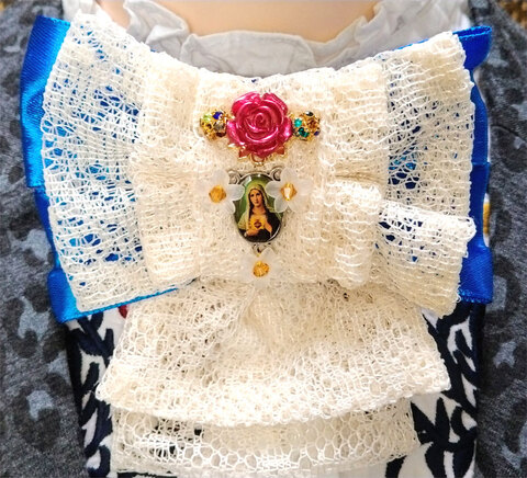 ベアトリーチェのための★☆リボンタイ・リボンブローチ（メダイ＆薔薇・青色＆象牙色レース・クリップ＆針）ロリィタ・ジャボタイ