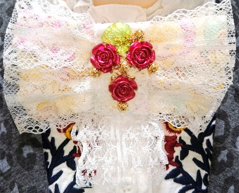 リボンタイ・リボンブローチ★☆憧れのダンディズム！（白レース＆クリーム色・薔薇・クリップ＆針）ロリィタ・ジャボタイ