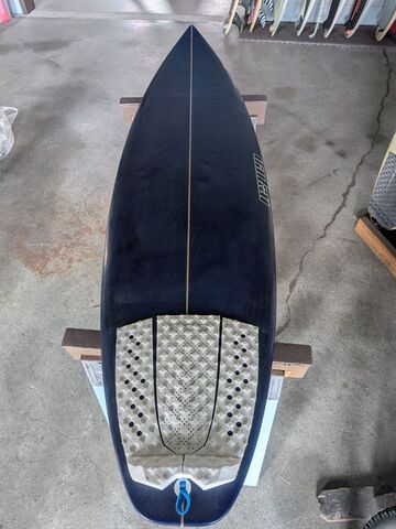 Daikai シェイプ 5'7"×18.25" 23～24L
