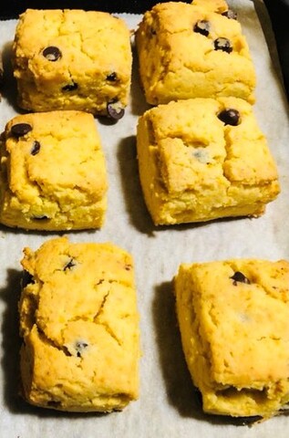 玄米粉スコーン　みかんチョコ