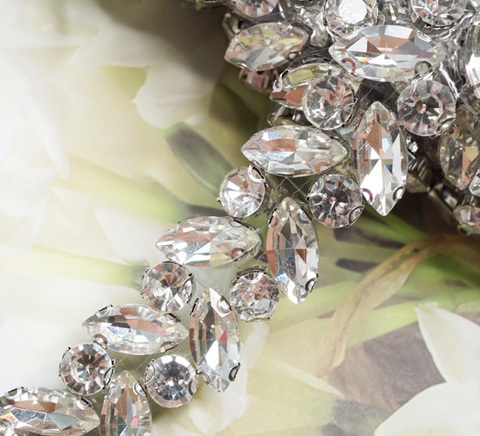 アイロン接着ジュエリーストーンテープ(2リーフ2ラウンド)/幅2cm　20cm