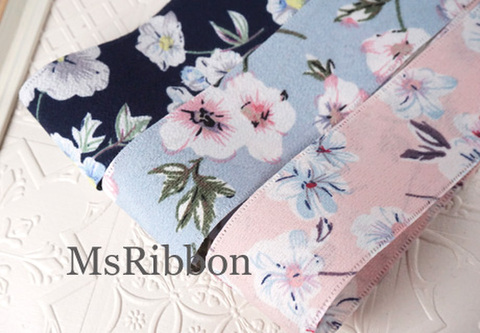 両面フラワー柄クレープ風織ファブリックリボン　4cm/90cm