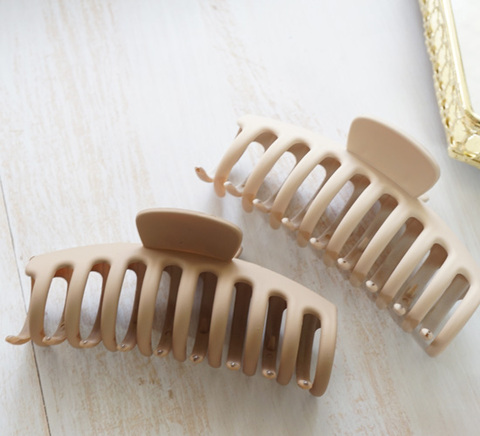 冬物最終クリアランス！ニュアンスマットカラーボーンバンズクリップ　11cm