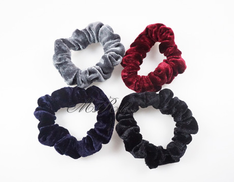 シンプルベロアシュシュ