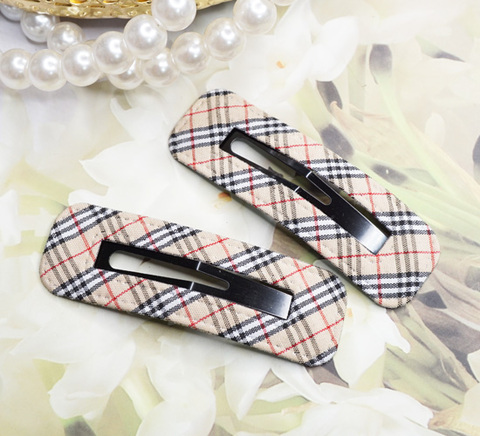 クラシックチェック柄パッチンピン