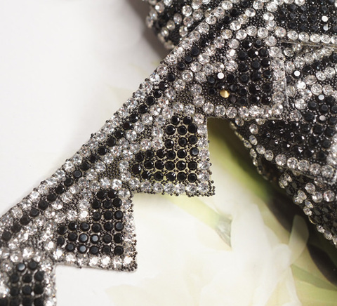 大人可愛いハート型ビジューアイロン接着ストーンテープテープ/　40cm