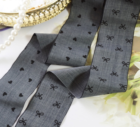 フロッキー柄グレーファブリックリボン　5cm/90cm