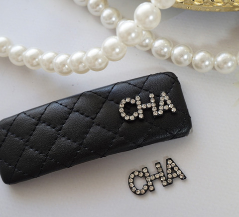 「CHA」ラインストーンパーツ