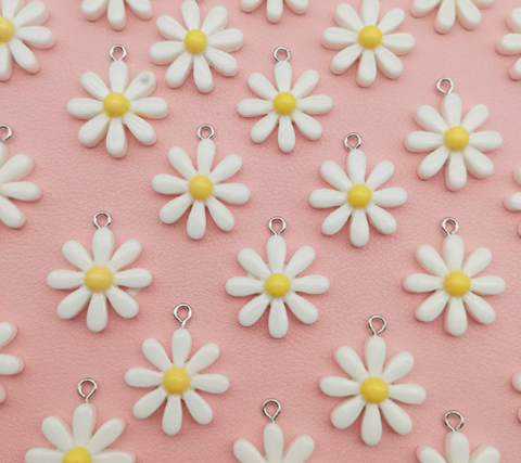 ハッピーデイジーチャーム