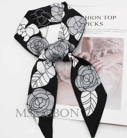 ブラックカメリア柄ミニスカーフ　