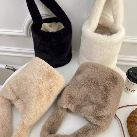 フェイクラビットファーバケットバッグ