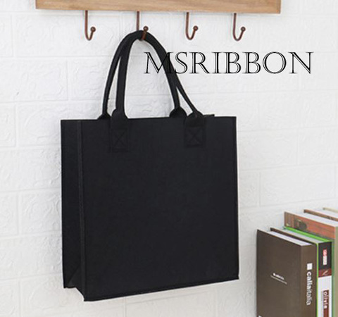 ブラックフェルトトートバッグ