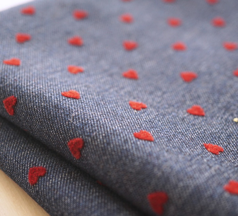 フロッキーレッドハートデニムファブリック　10cm