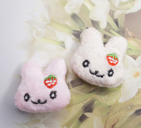 いちご刺繍ふわふわうさぎ ぬいぐるみパーツ