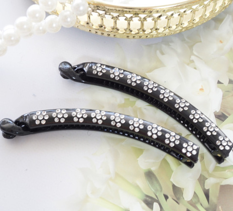 フラワーモチーフストーン付きバナナクリップ