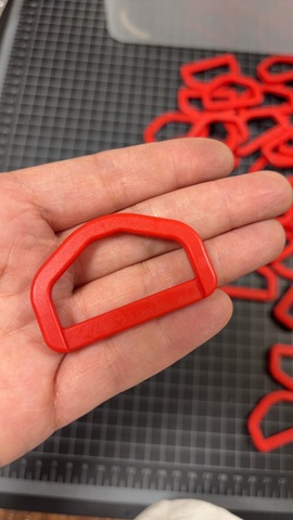 プラスチック赤色40mmＤカン