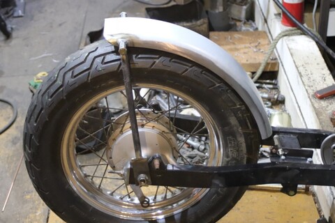 SR400 フラットフェンダー スイングアーム （有限会社ガレージT&F 