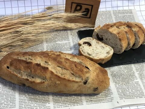いちじくとひまわりの種のパン