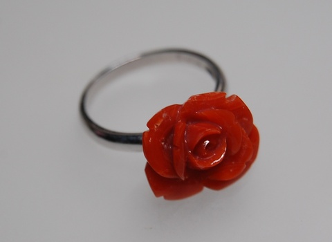 オレンジコーラルK18のリングとイヤリングセット 珊瑚 オレンジコーラルK18のリングとイヤリングセット 珊瑚