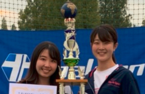 女子ダブルスの部