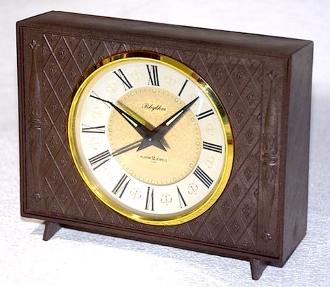 リズム時計　プラスチック枠目覚時計　昭和30年代【090】〔60〕