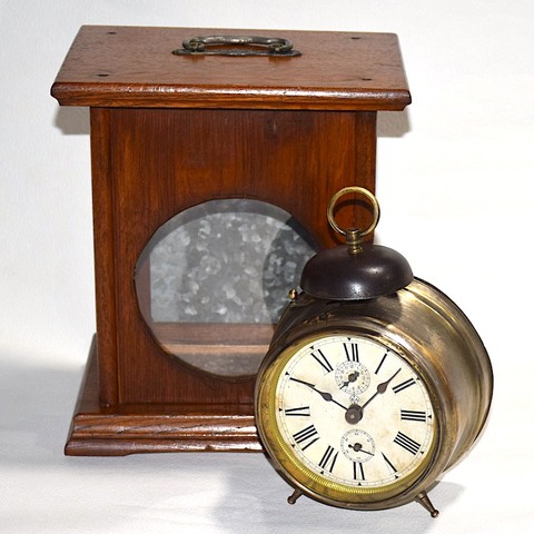 ブルウル・フレーヤ商会（フランス） ヘソ形目覚　木製ケース付　1910年代【118】