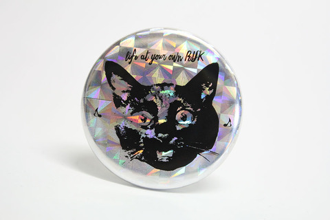 CAN-BADGE［黒猫 ホログラム］（38mm）
