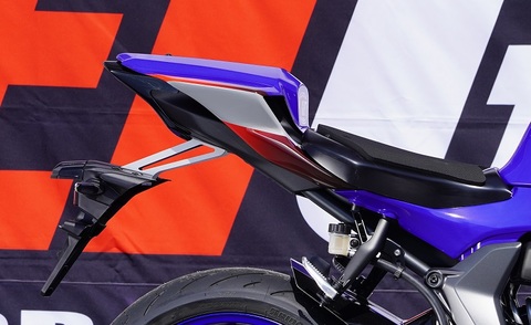 [純正]Yamaha YZF-R1  07-08年リアシートフェンダーカウル 青 YAMAHA｢401cc~1300cc｣の商品一覧 | EIGHT （才谷屋ファクトリー