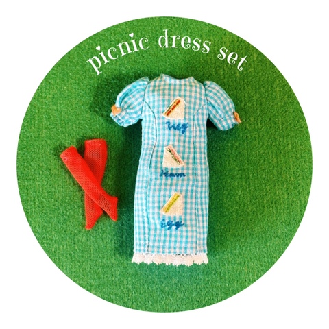 sandy doll closet