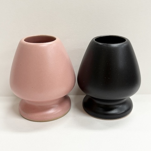 マットな質感のオシャレな茶筅休め〜ブラック＆ピンク〜（茶筅直し／茶筅くせ直し／茶筌立て）【茶筅を長持ちさせるのに必須！】