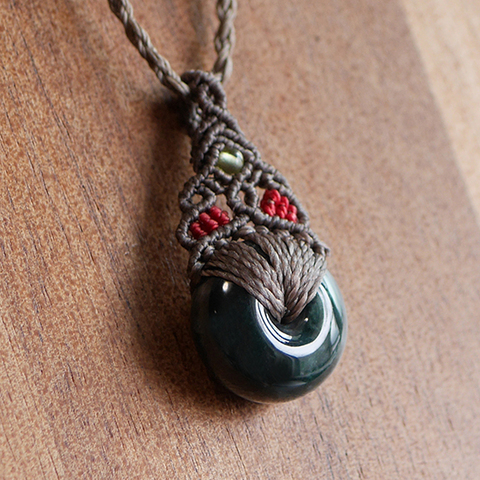 マクラメペンダント☆グアテマラ産 翡翠・ペリドット