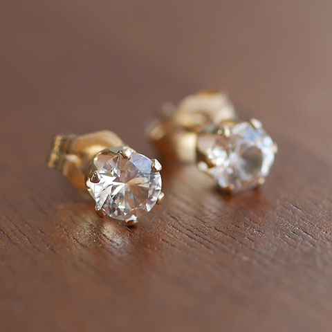 ピアス☆ロシア産フェナカイト（4.3mm）