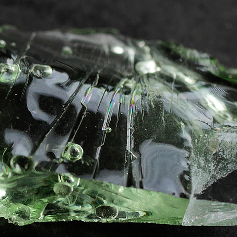 虹入り アンダラクリスタル（ピスタチオグリーン）