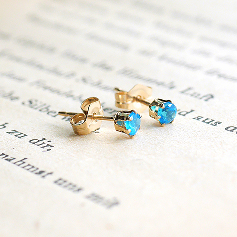 ピアス☆ネオンブルーアパタイト（3mm）
